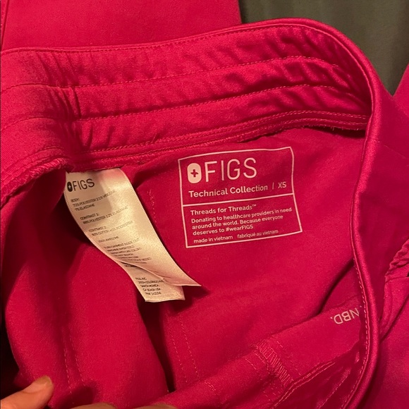 Figs Hot Pink Scrub Set with Blue Drawstring - Picture 2 of 2